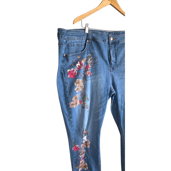 Melissa McCarthy Seven7 Jeans Women 26W Floral Embroidered Distressed Stretch - Picture 2 of 9